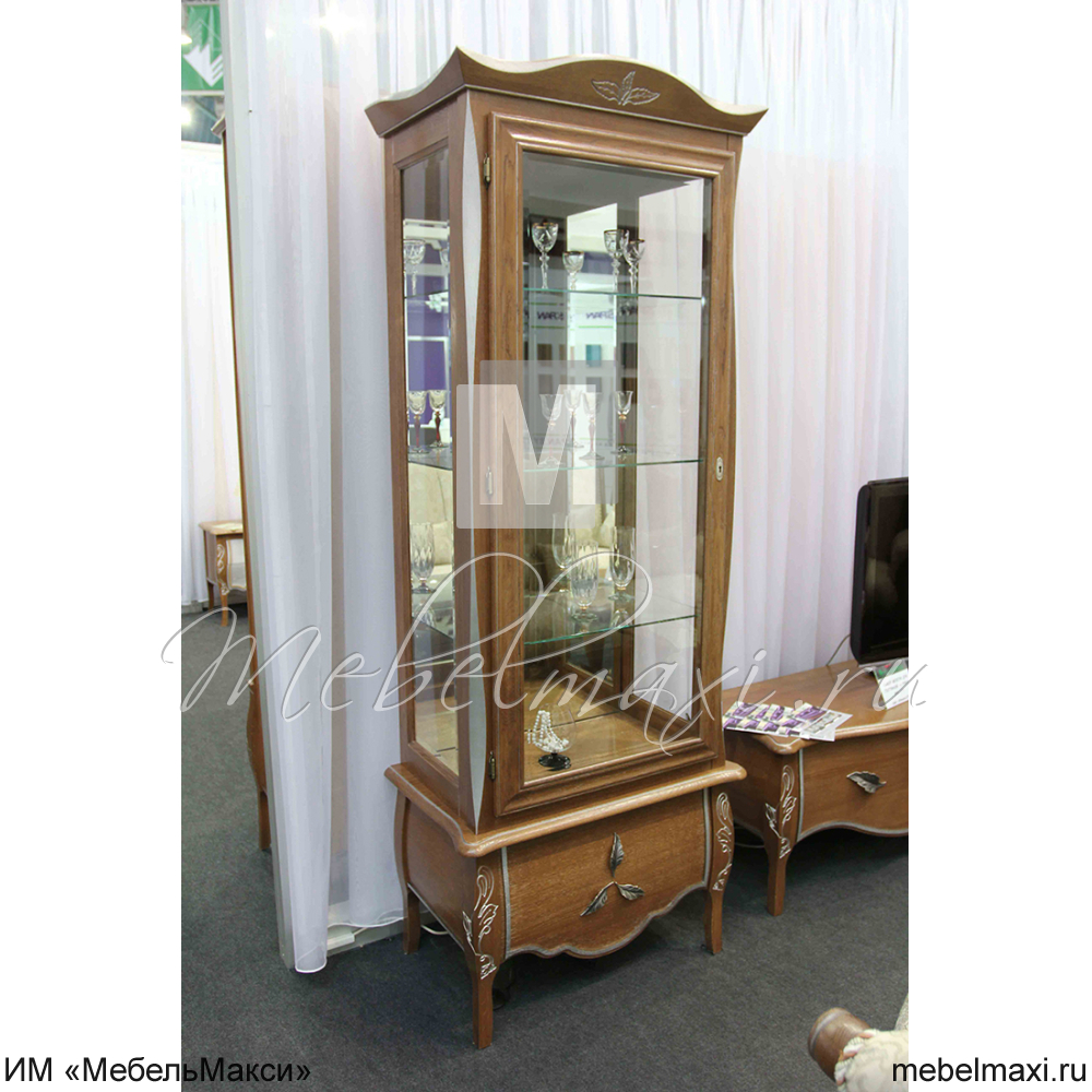 шкаф с витриной "трио" 01